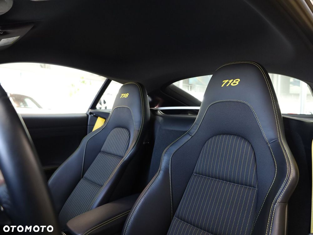 Porsche 718 Cayman - 19