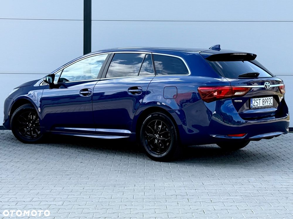 Toyota Avensis 1.8 Prestige - 18