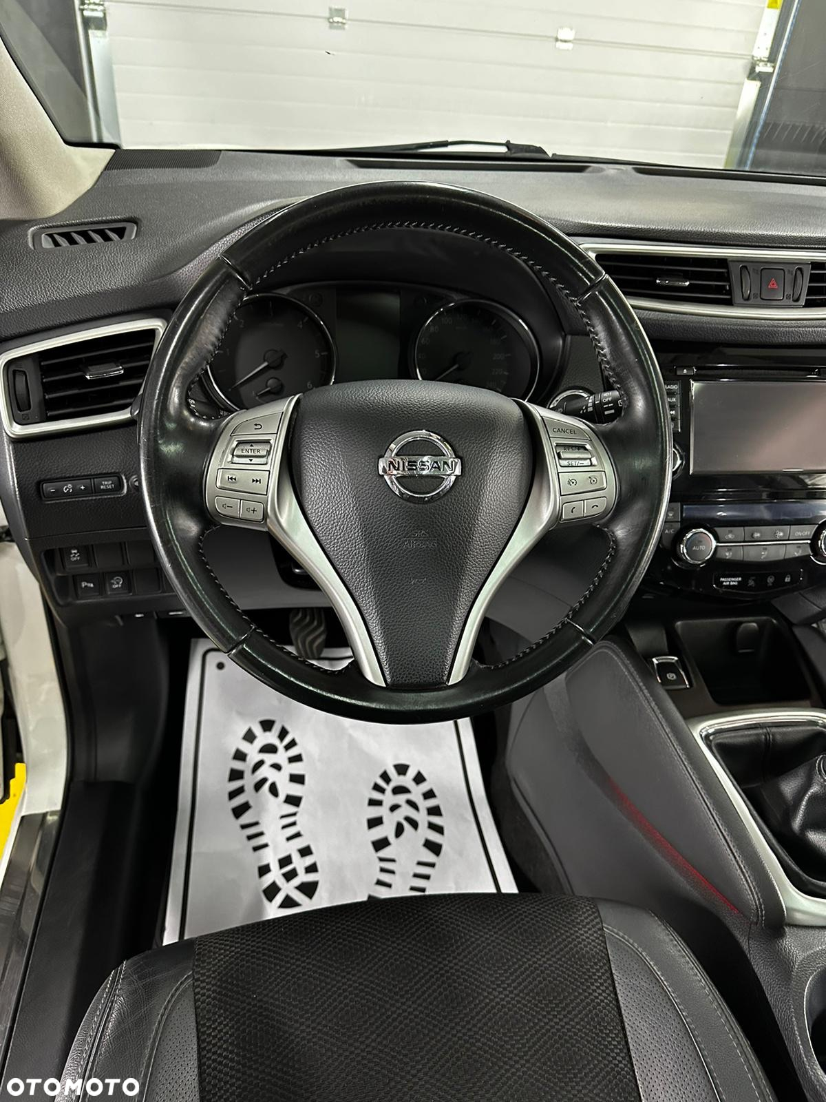 Nissan Qashqai 1.6 DCi 4x4 Tekna - 17