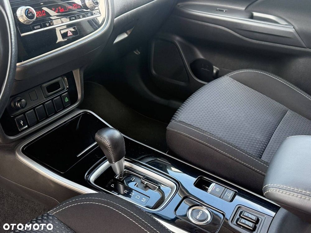 Mitsubishi Outlander 2.0 Intense + SDA 4WD CVT - 10