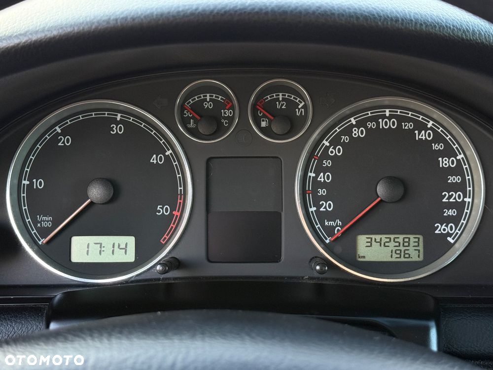 Volkswagen Passat 1.9 TDI Trendline - 11