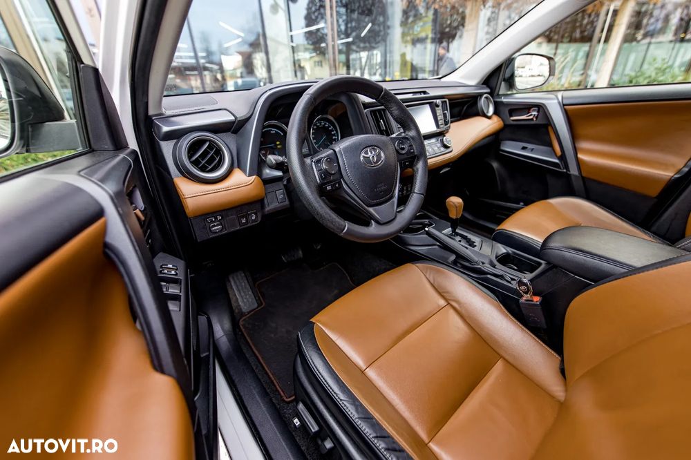 Toyota RAV4 - 8
