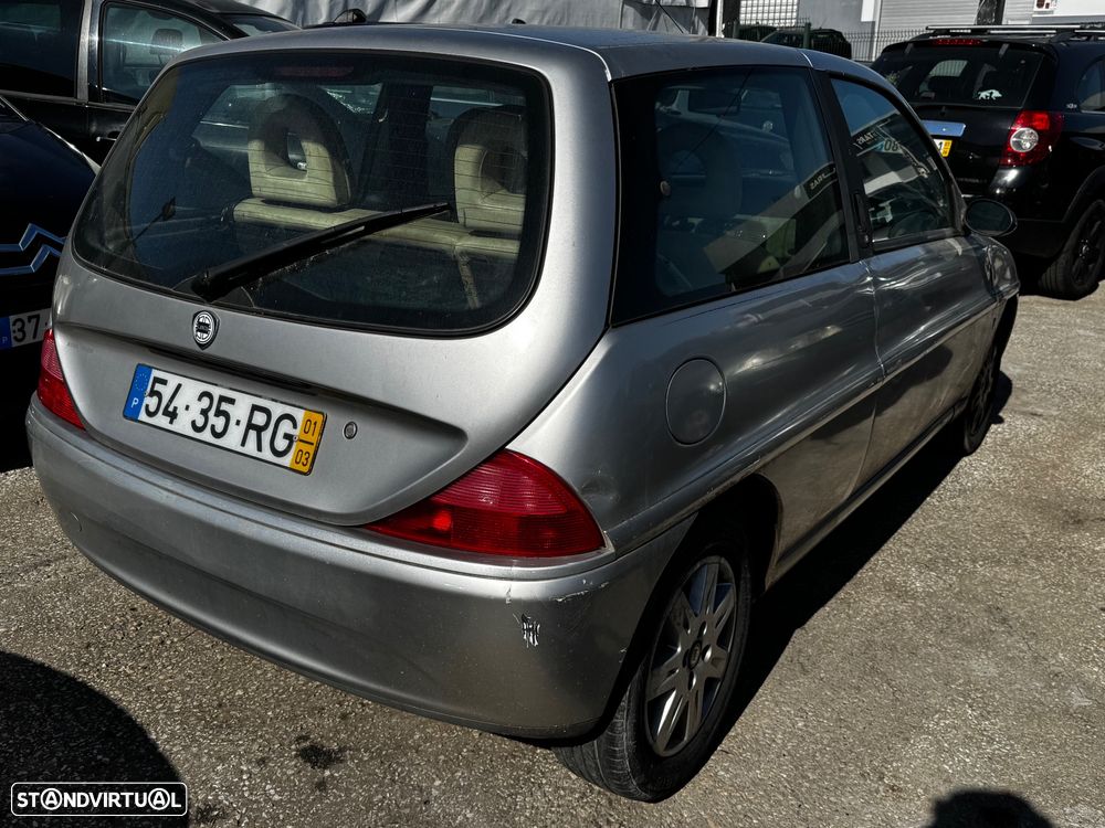 Lancia Y 1.2 16V LS - 10