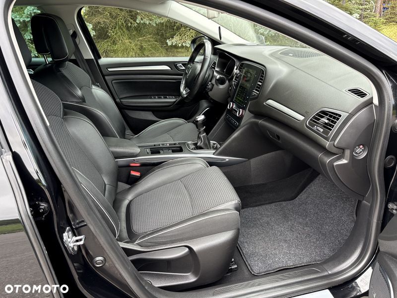 Renault Megane ENERGY TCe 130 BOSE EDITION - 11
