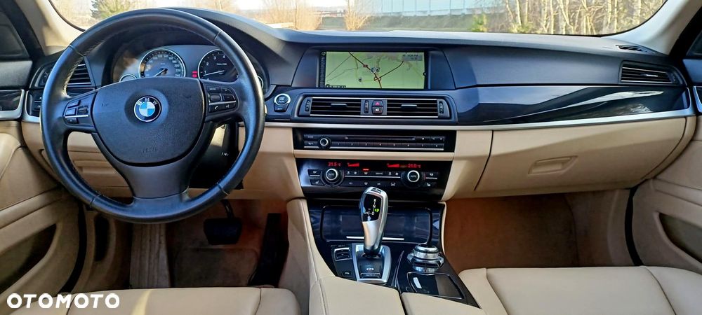 BMW Seria 5 520i Sport-Aut - 11