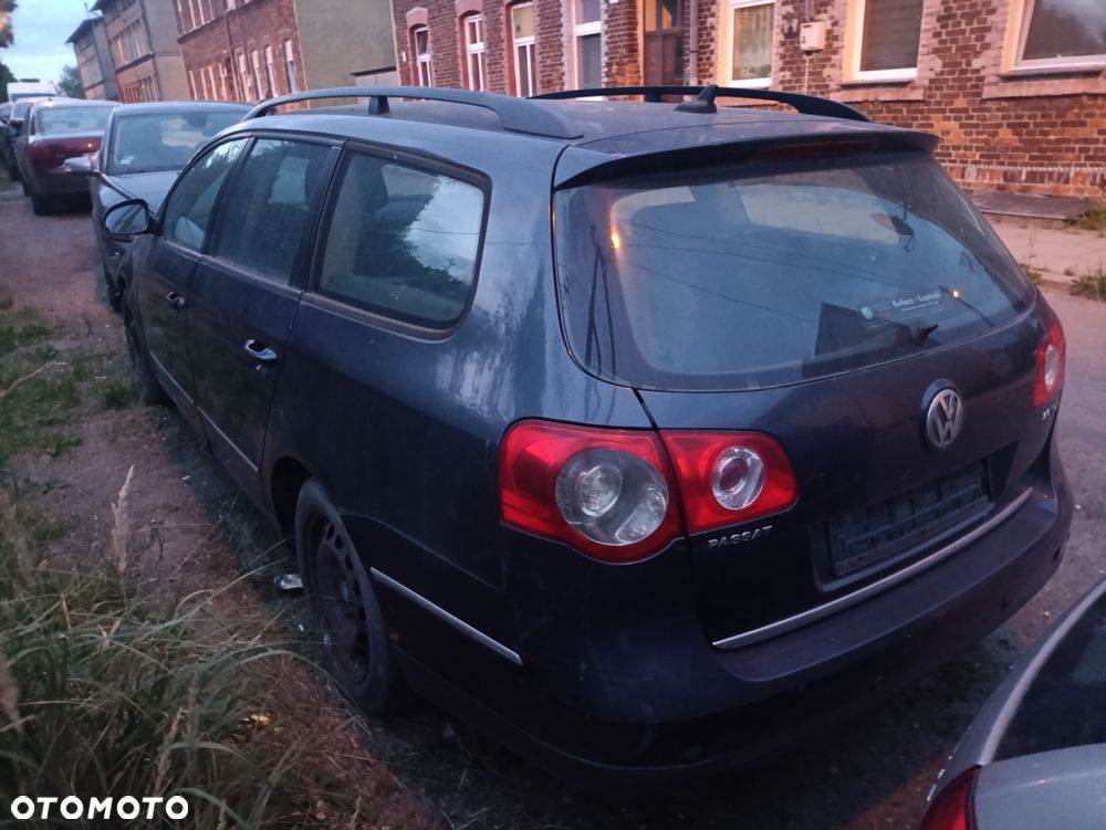 Volkswagen Passat - 4
