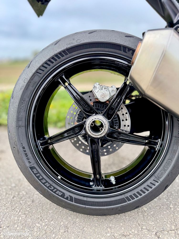 KTM Superduke 1390 R - 13