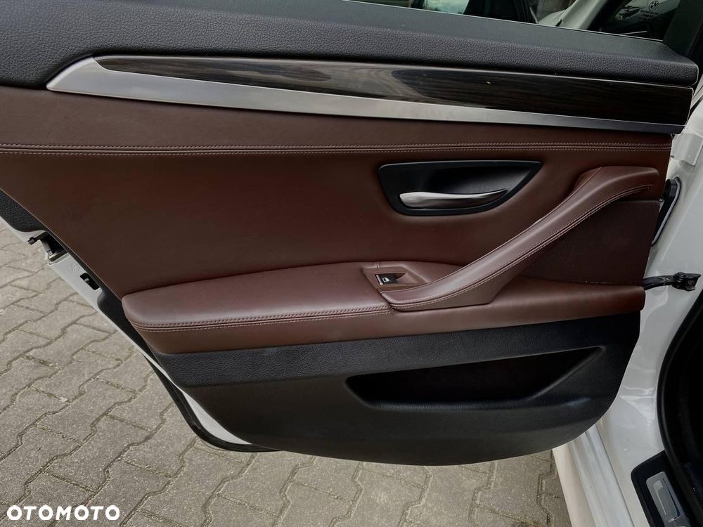 BMW Seria 5 530d xDrive Luxury Line - 8