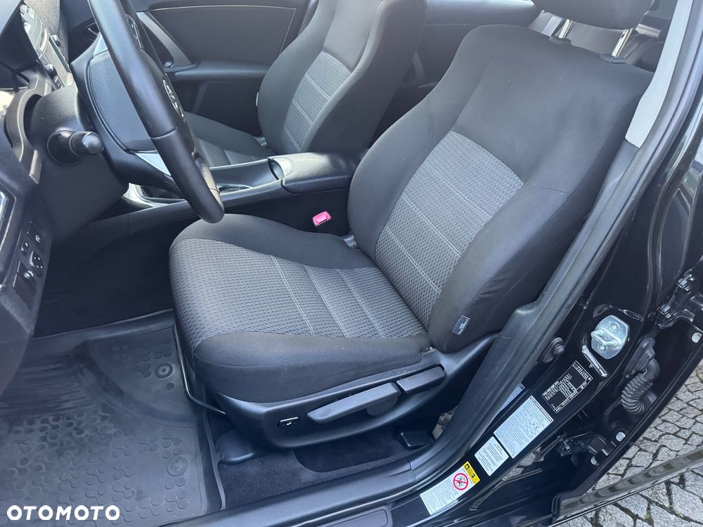 Toyota Avensis 1.8 Executive - 11