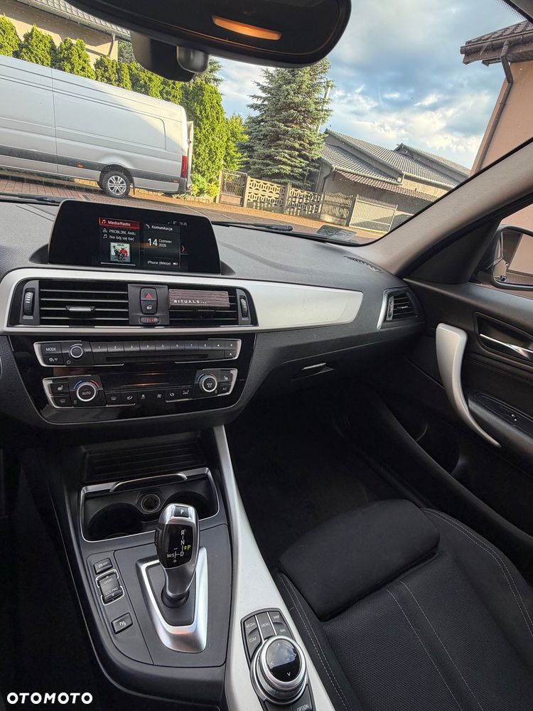 BMW Seria 1 120i - 11