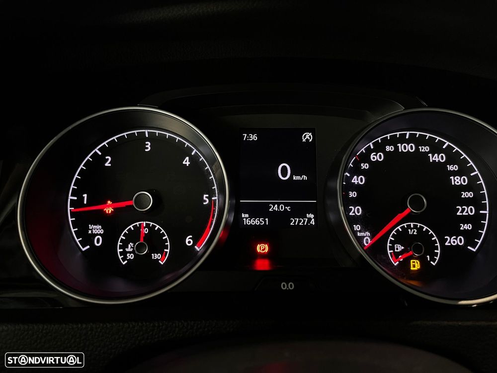 VW Golf 1.6 TDI Highline - 24
