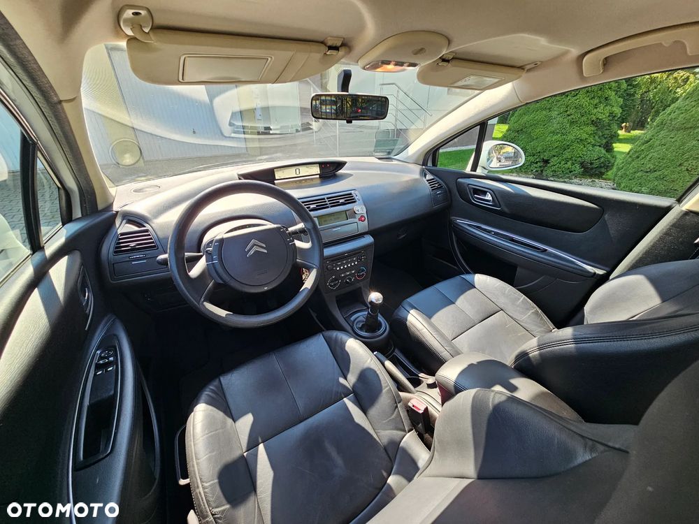 Citroën C4 1.6 HDi Advance - 9