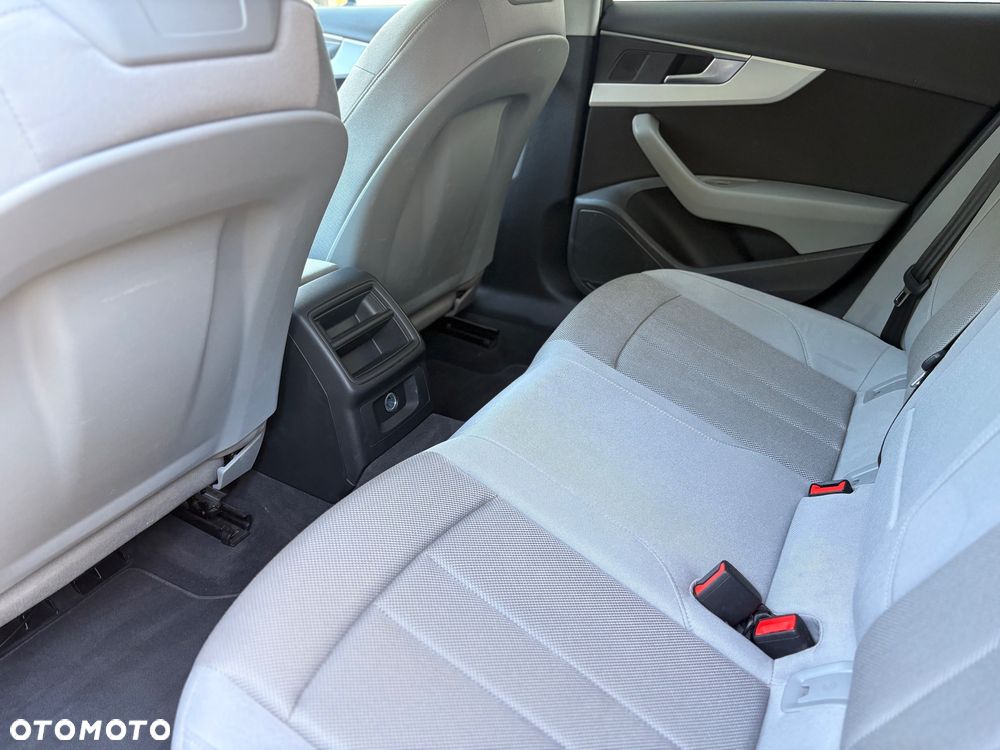Audi A4 Avant 35 TDI mHEV S tronic - 13