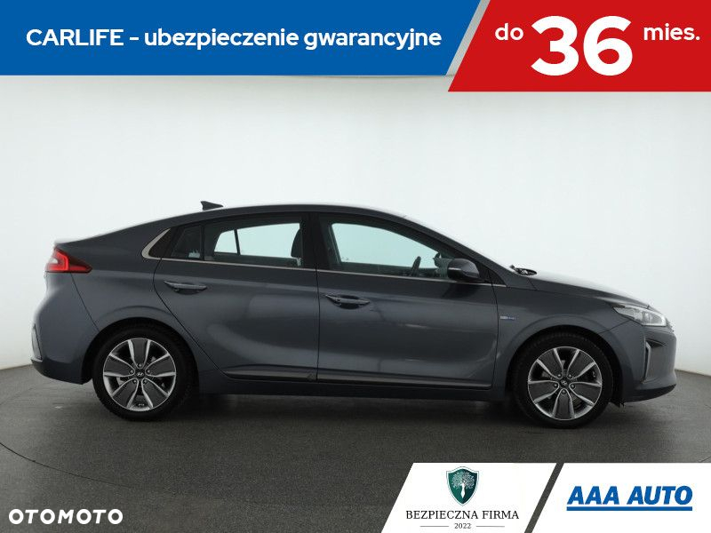 Hyundai IONIQ - 7