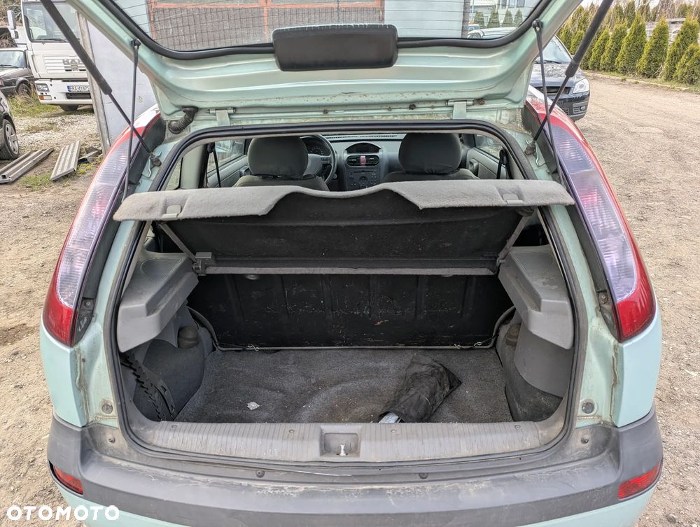 Opel Corsa C 2000–2006 na części - 8