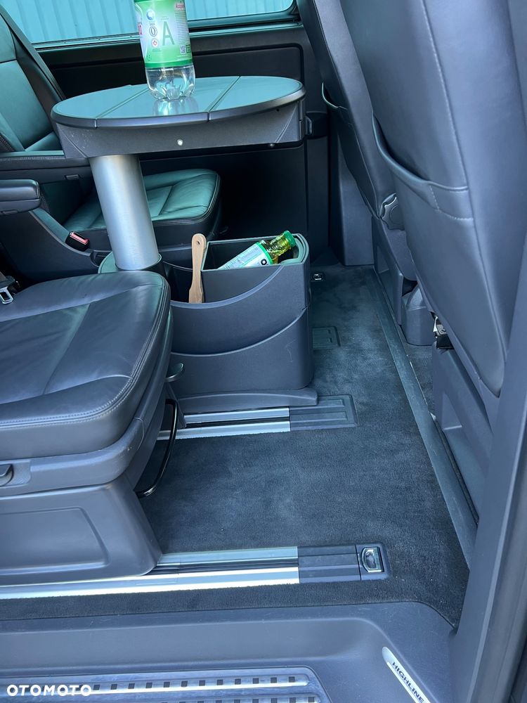 Volkswagen Multivan - 15