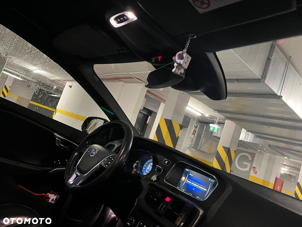 Volvo V40 D4 Drive-E R-Design Momentum - 15