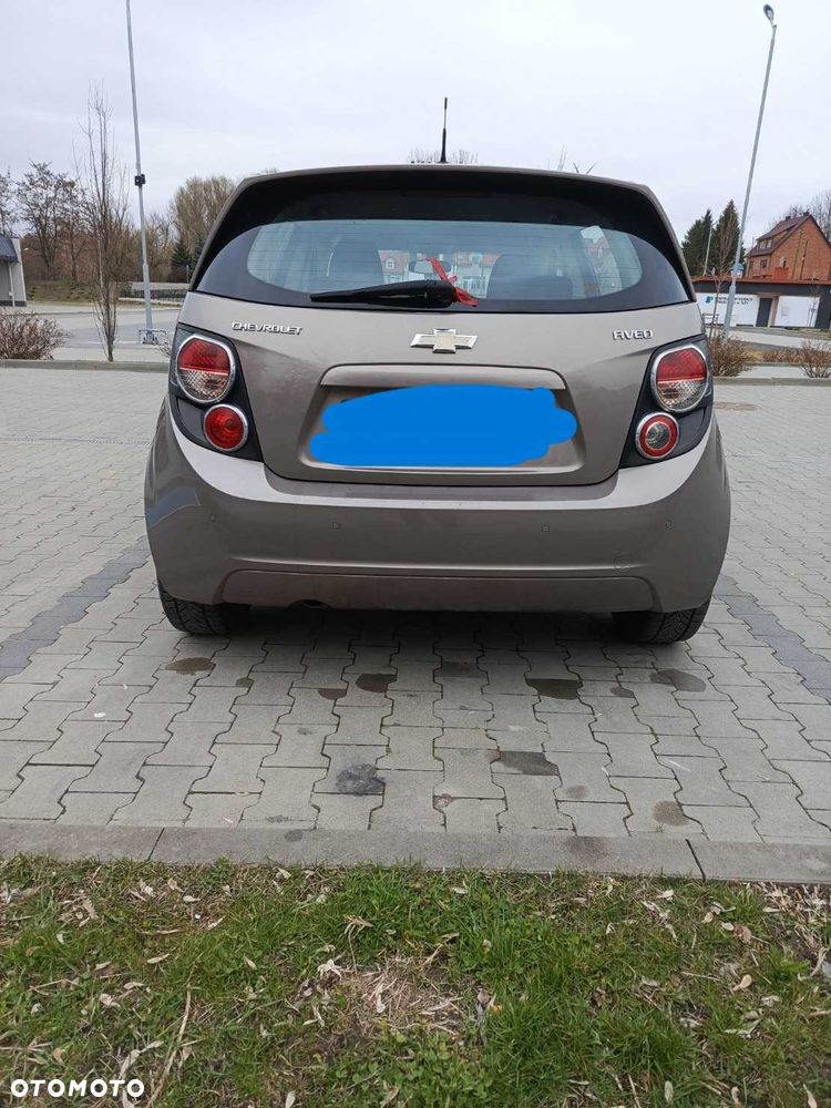 Chevrolet Aveo - 4