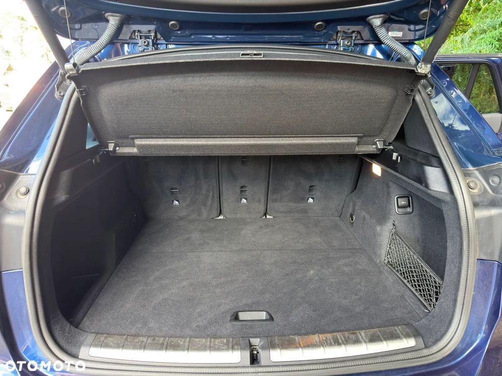 BMW X1 xDrive25i GPF xLine - 32