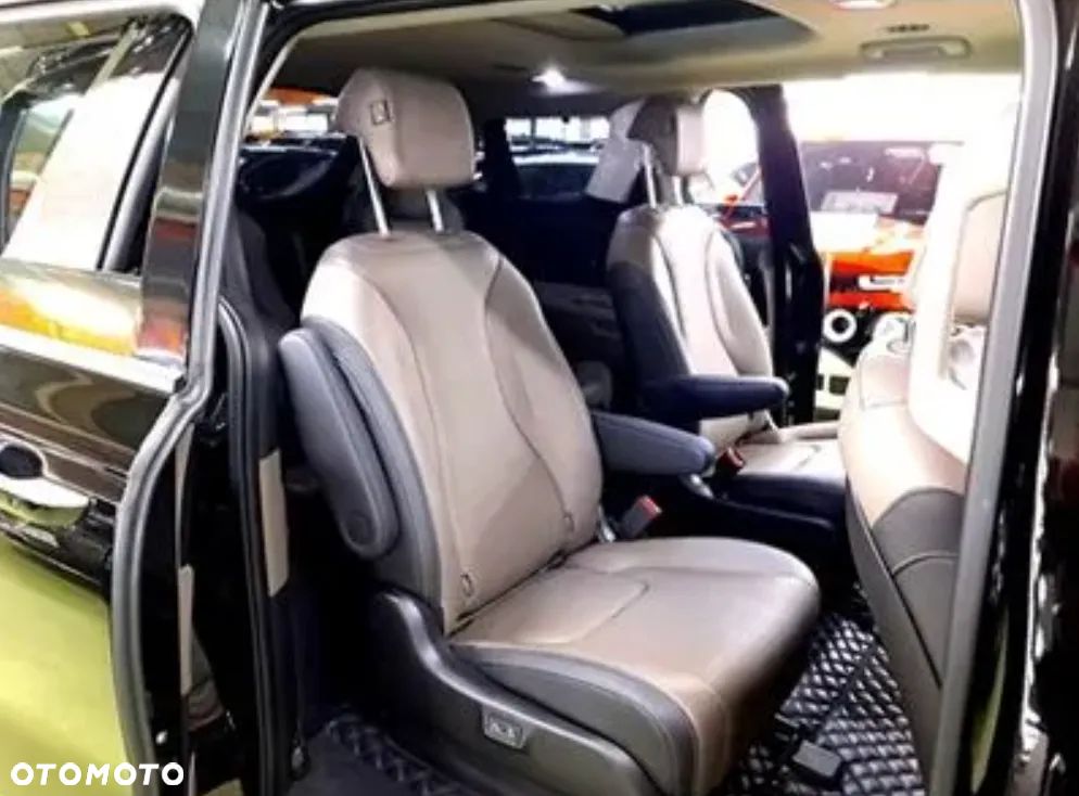 Kia Carnival - 14