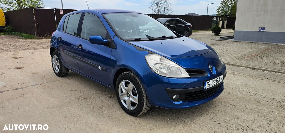 Renault Clio III 1.4 Privilege - 3