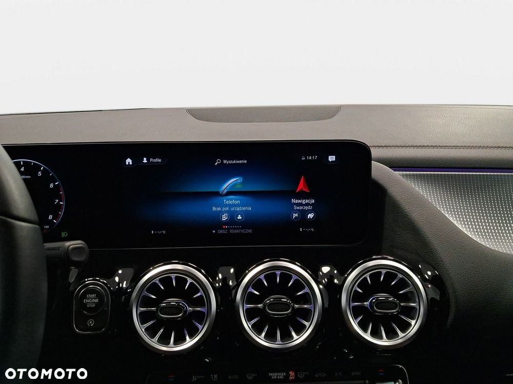 Mercedes-Benz GLA - 19