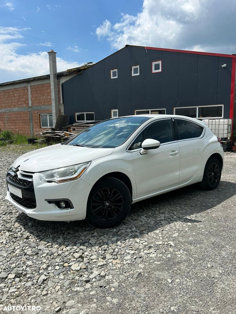 Citroën DS4 e-HDi 115 ETG6 SoChic - 16