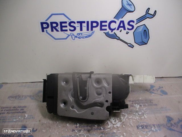 Fecho A2047301335 MERCEDES W204 S204 2010 C220cdi 170CV 5P PRETO FE 4 PINOS - 3