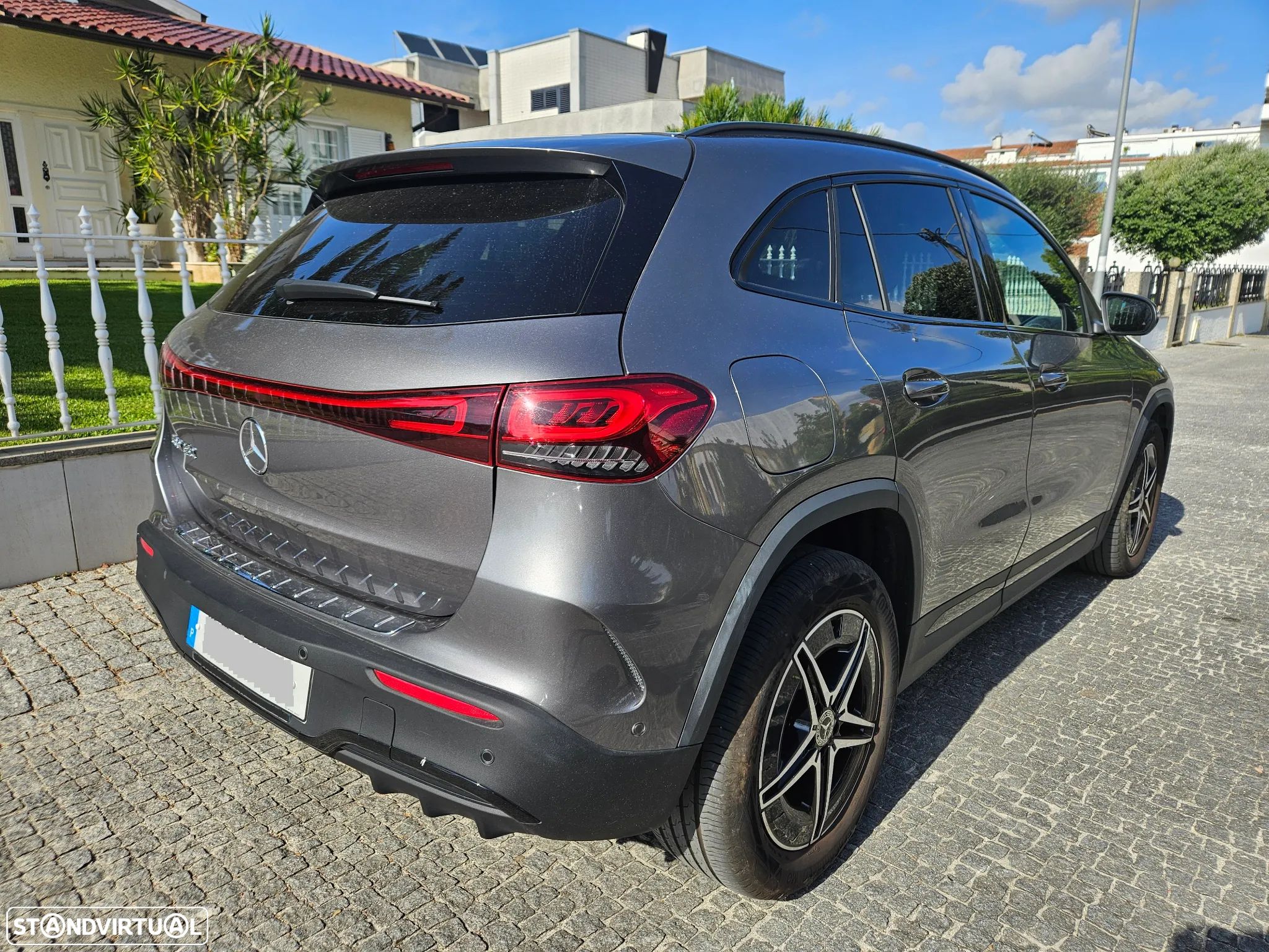 Mercedes-Benz EQA 250 AMG Line - 1