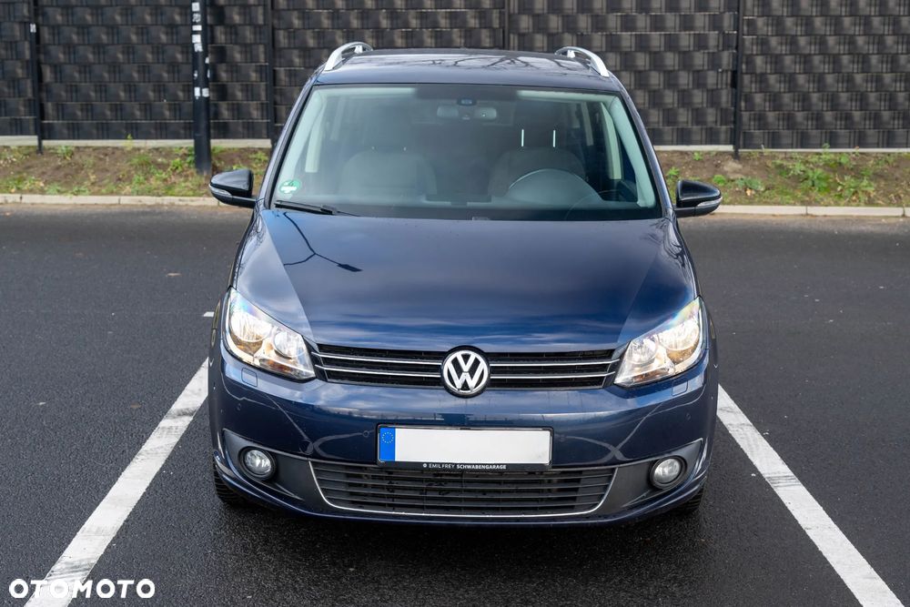 Volkswagen Touran - 12