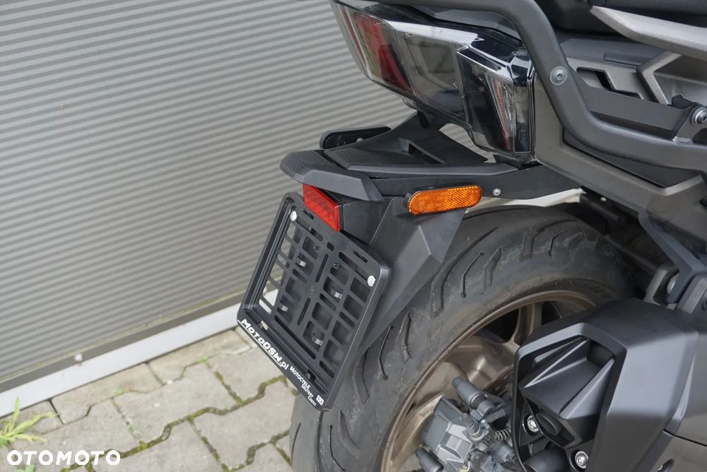 Kymco CV3 - 4