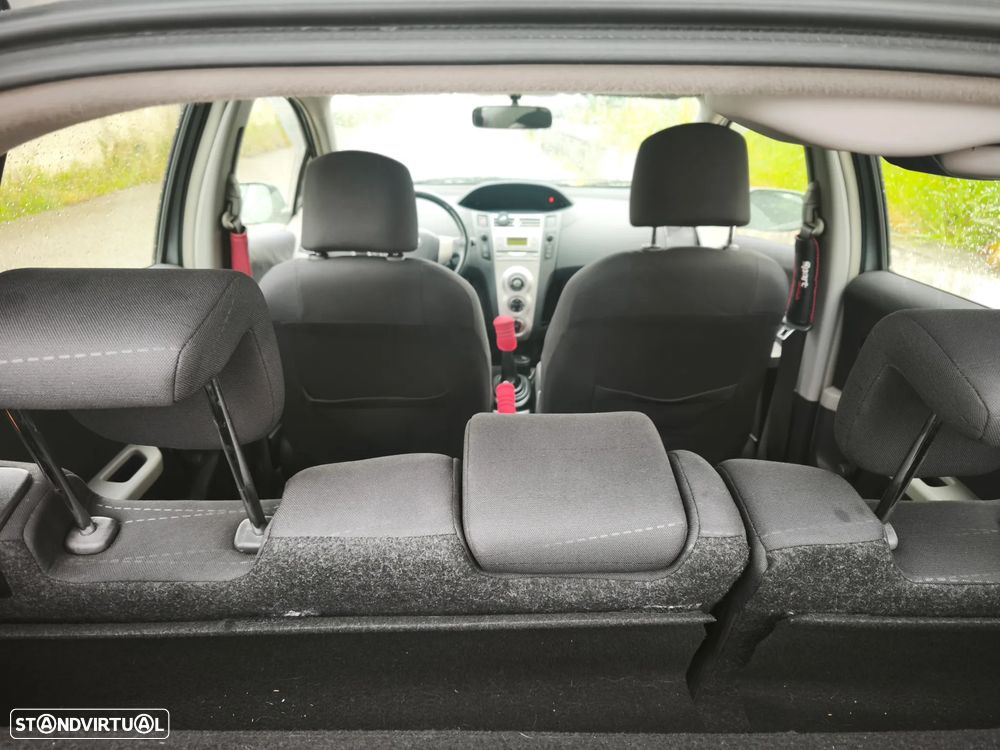 Toyota Yaris 1.0 VVT-i - 4