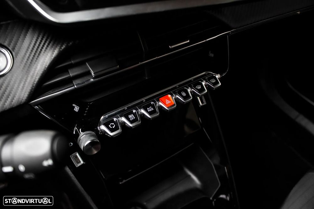Peugeot 2008 1.2 PureTech Allure EAT8 - 19