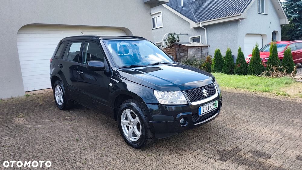 Suzuki Grand Vitara 2.0 De Luxe - 32