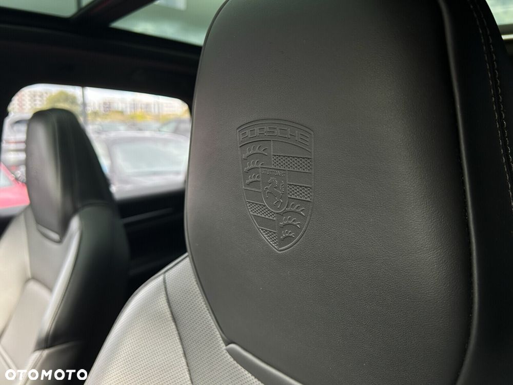 Porsche Cayenne Turbo E-Hybrid PHEV - 19