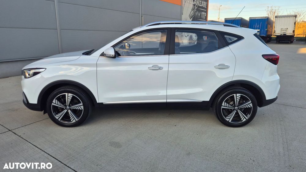 MG ZS EV Luxury - 32