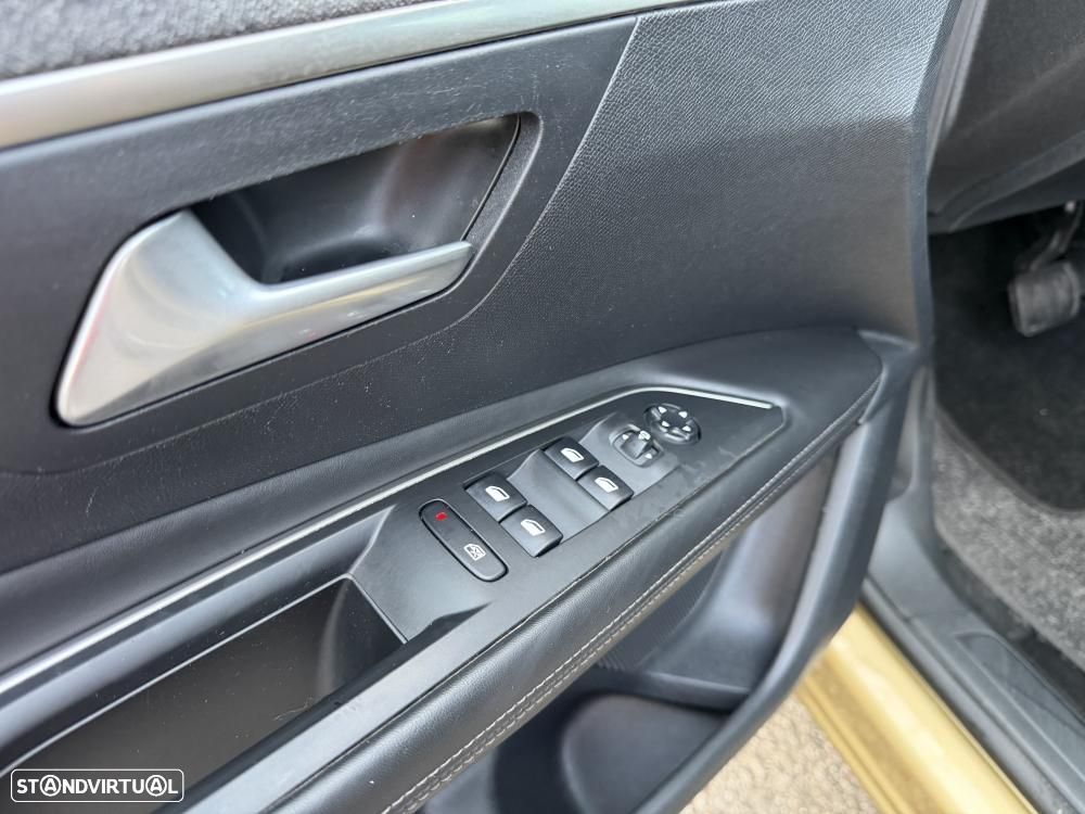 Peugeot 3008 1.6 BlueHDi Allure Grip Control EAT6 - 22