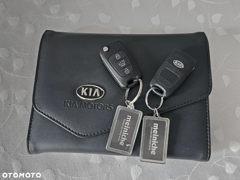 Kia Venga 1.6 CVVT Black Collection - 36
