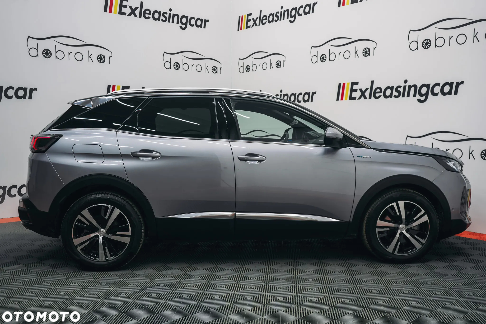 Peugeot 3008 Hybrid4 300 e-EAT8 GT - 4