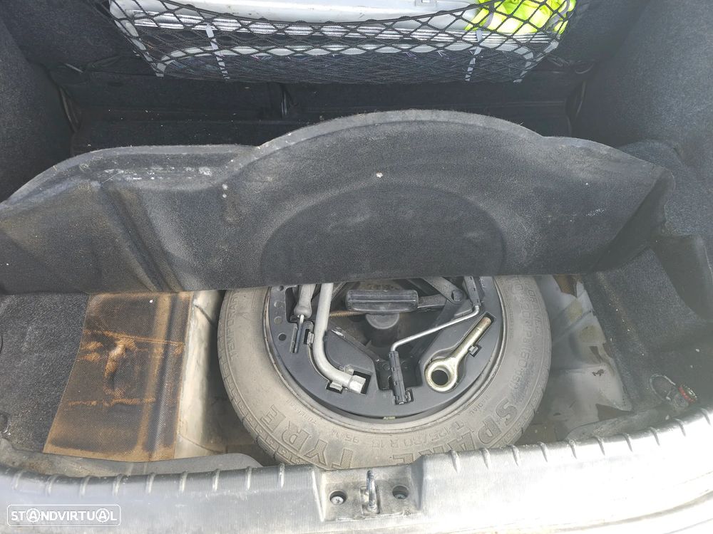 Alfa Romeo 147 1.6 TS Navigator - 17