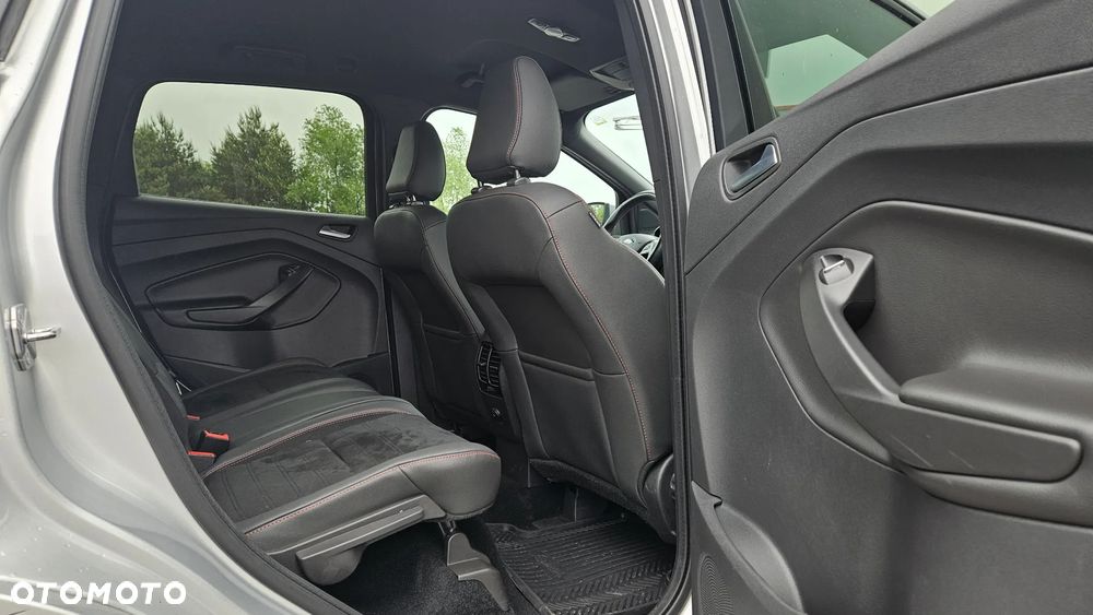 Ford Kuga 2.0 TDCi 4x4 ST-Line - 32