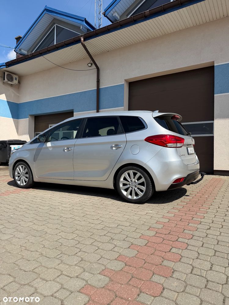 Kia Carens - 9