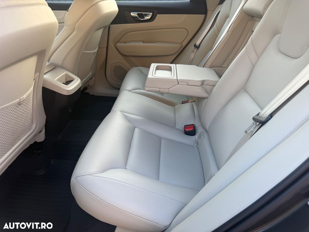 Volvo XC 60 B4 B Geartronic Momentum - 16