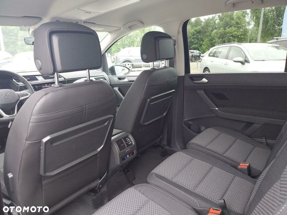 Volkswagen Touran - 17