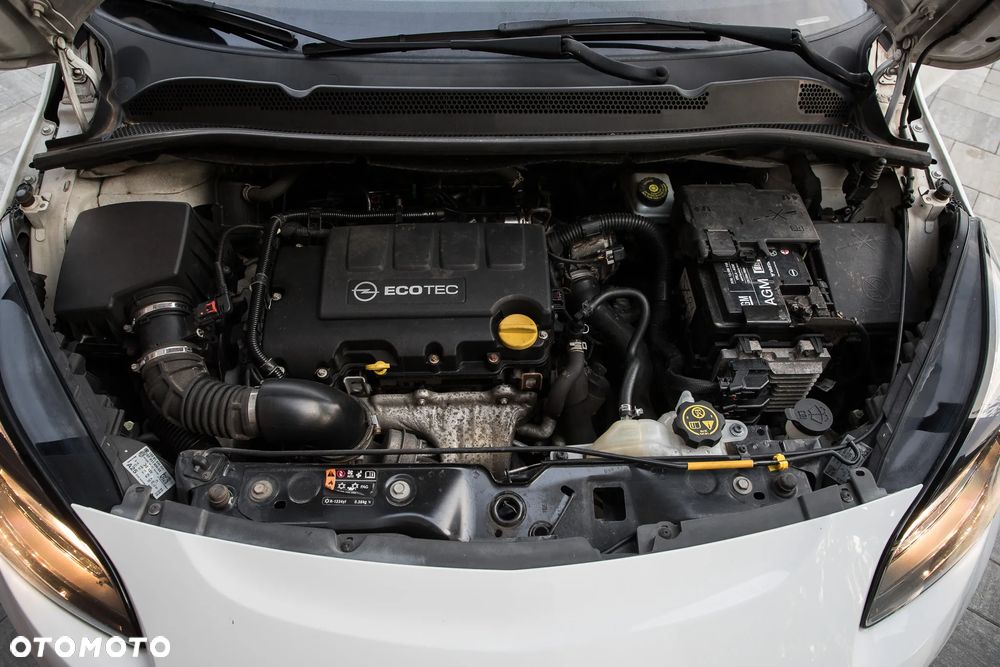 Opel Corsa 1.4 T Cosmo S&S - 28