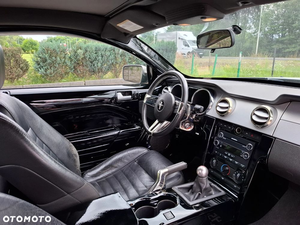 Ford Mustang - 30