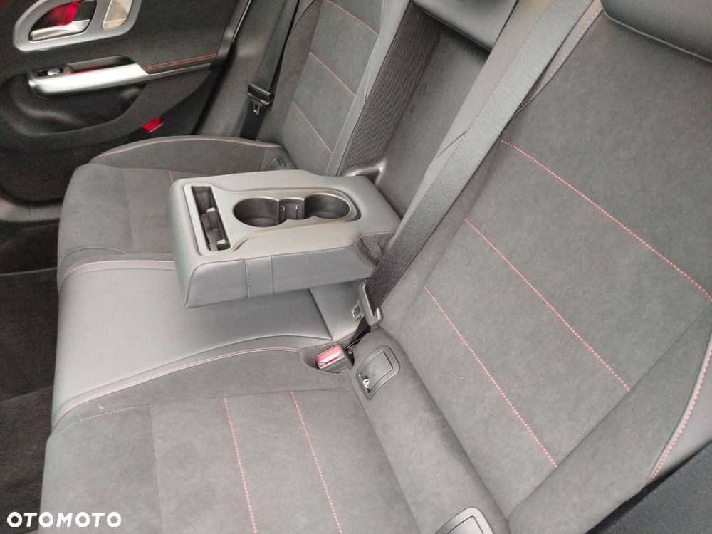 Mercedes-Benz CLA - 27