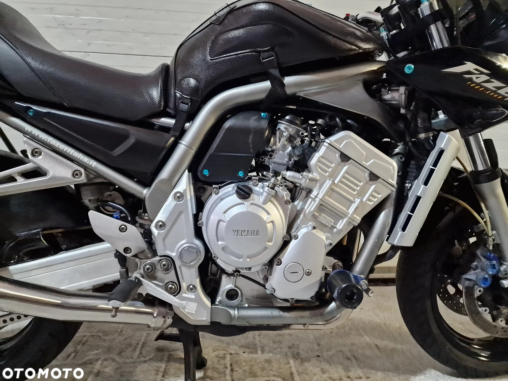 Yamaha FZS - 9