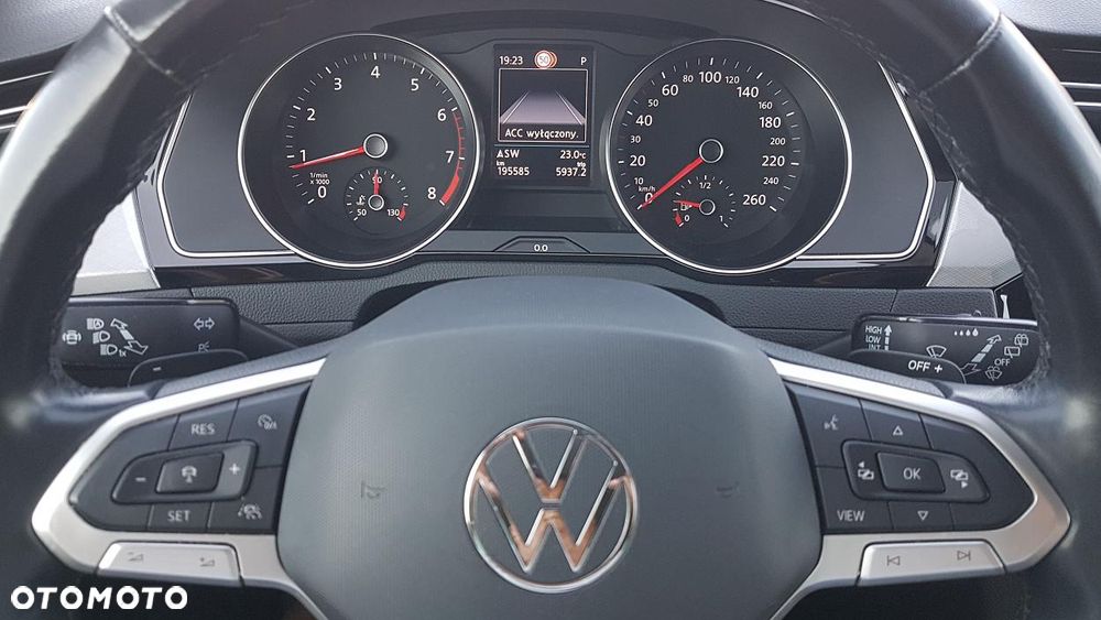 Volkswagen Passat 2.0 TSI Business DSG - 31