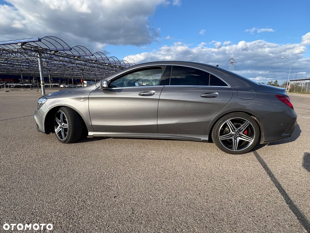 Mercedes-Benz CLA 250 4Matic 7G-DCT AMG Line - 14